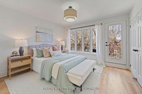 Photo 21 at 59D Woodbine Avenue, The Beaches, Toronto