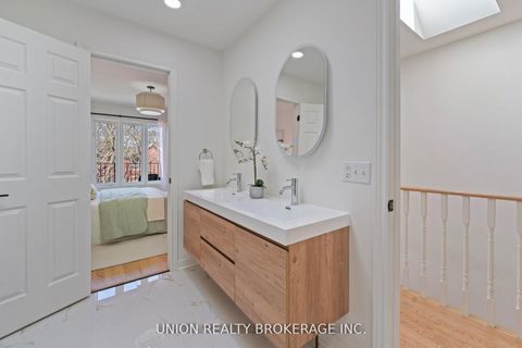 Photo 26 at 59D Woodbine Avenue, The Beaches, Toronto