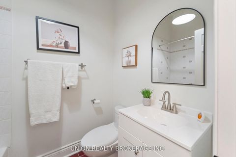 Photo 36 at 59D Woodbine Avenue, The Beaches, Toronto