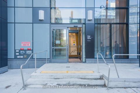 Photo 2 at 1227E - 70 Princess Street, Moss Park, Toronto