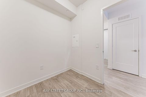 Photo 6 at 1227E - 70 Princess Street, Moss Park, Toronto