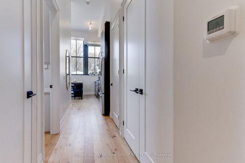 Photo 10 at 203 - 400 Park Avenue, Central Newmarket, Newmarket