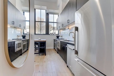 Photo 11 at 203 - 400 Park Avenue, Central Newmarket, Newmarket