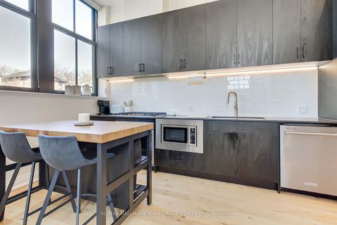 Photo 12 at 203 - 400 Park Avenue, Central Newmarket, Newmarket