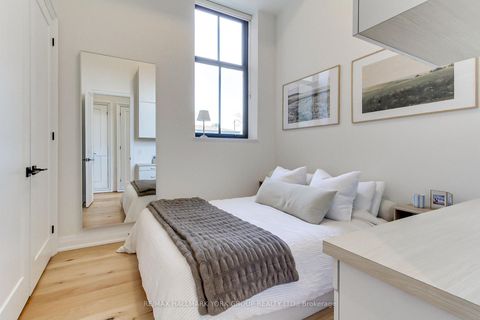 Photo 20 at 203 - 400 Park Avenue, Central Newmarket, Newmarket