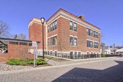 Photo 32 at 203 - 400 Park Avenue, Central Newmarket, Newmarket