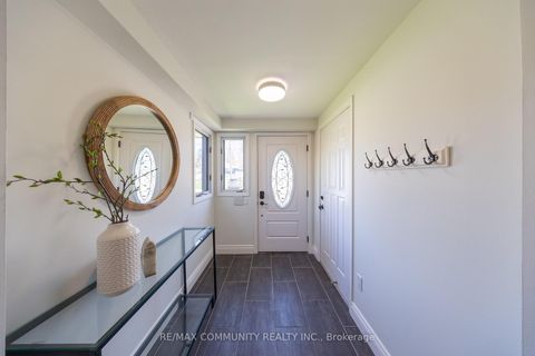 Photo 2 at 912 Walton Boulevard, Williamsburg, Whitby