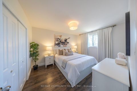 Photo 14 at 912 Walton Boulevard, Williamsburg, Whitby