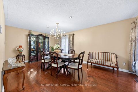 Photo 7 at 126 Redondo Drive E, Beverley Glen, Vaughan
