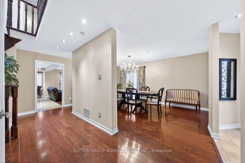 Photo 8 at 126 Redondo Drive E, Beverley Glen, Vaughan