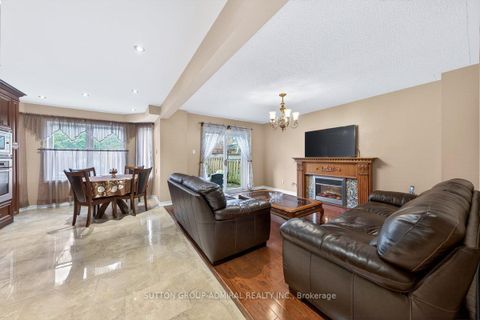 Photo 9 at 126 Redondo Drive E, Beverley Glen, Vaughan