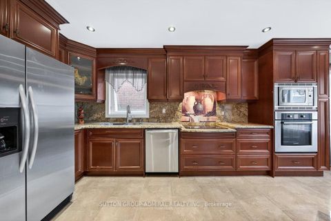 Photo 12 at 126 Redondo Drive E, Beverley Glen, Vaughan