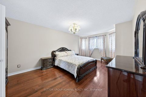 Photo 17 at 126 Redondo Drive E, Beverley Glen, Vaughan