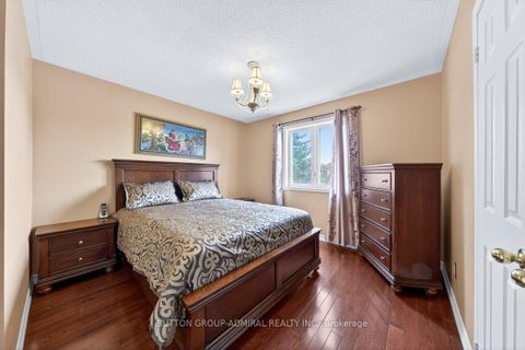 Photo 24 at 126 Redondo Drive E, Beverley Glen, Vaughan
