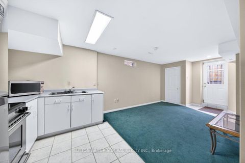 Photo 28 at 126 Redondo Drive E, Beverley Glen, Vaughan
