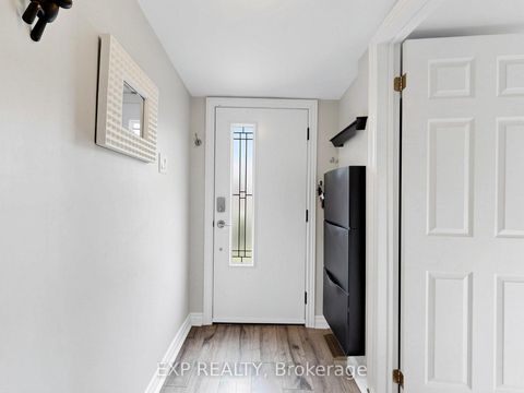 Photo 4 at 262 Woodycrest Avenue, Keswick South, Georgina