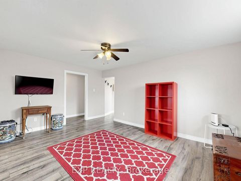 Photo 8 at 262 Woodycrest Avenue, Keswick South, Georgina