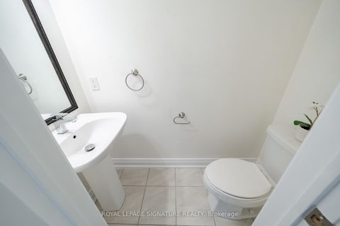 Photo 1 at 13 - 11 Eldora Avenue, Newtonbrook West, Toronto