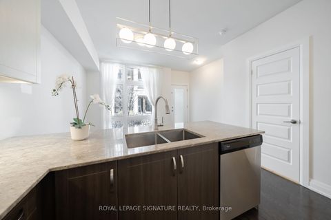 Photo 10 at 13 - 11 Eldora Avenue, Newtonbrook West, Toronto