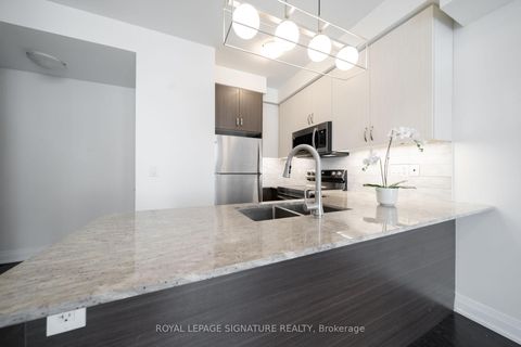 Photo 11 at 13 - 11 Eldora Avenue, Newtonbrook West, Toronto