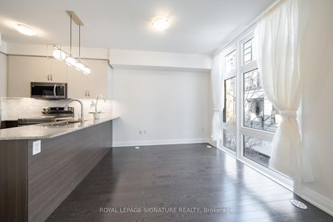 Photo 13 at 13 - 11 Eldora Avenue, Newtonbrook West, Toronto