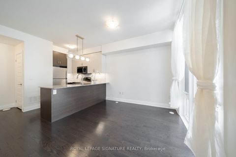 Photo 14 at 13 - 11 Eldora Avenue, Newtonbrook West, Toronto