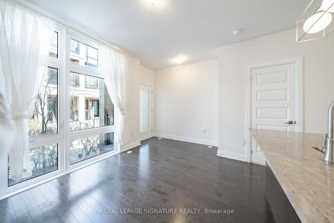 Photo 16 at 13 - 11 Eldora Avenue, Newtonbrook West, Toronto