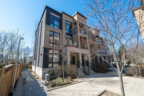 Photo 32 at 13 - 11 Eldora Avenue, Newtonbrook West, Toronto