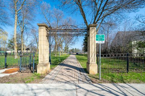 Photo 34 at 13 - 11 Eldora Avenue, Newtonbrook West, Toronto