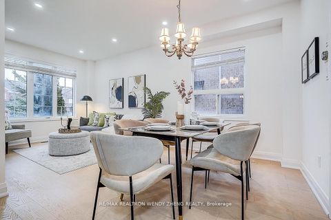 Photo 9 at 16 Hartwell Way, Bayview Northeast, Aurora