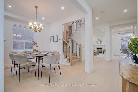 Photo 10 at 16 Hartwell Way, Bayview Northeast, Aurora