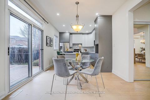 Photo 18 at 16 Hartwell Way, Bayview Northeast, Aurora