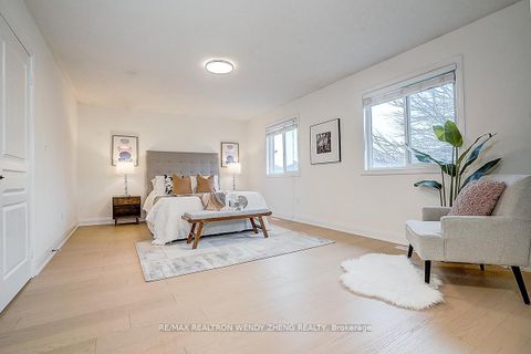 Photo 26 at 16 Hartwell Way, Bayview Northeast, Aurora