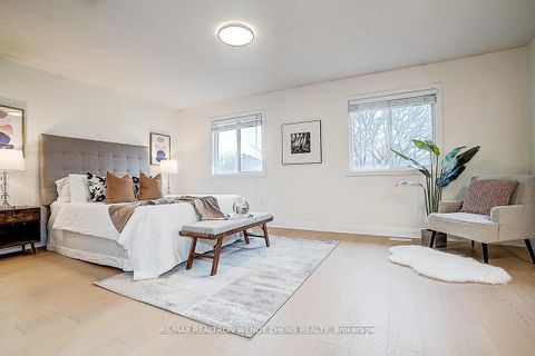 Photo 28 at 16 Hartwell Way, Bayview Northeast, Aurora