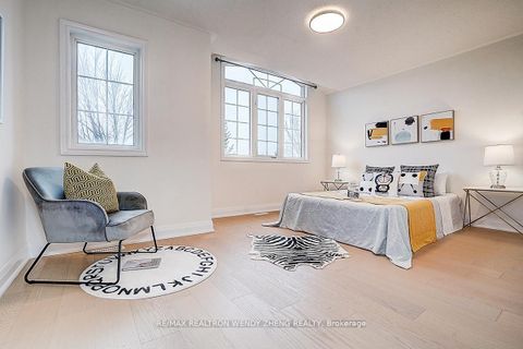 Photo 34 at 16 Hartwell Way, Bayview Northeast, Aurora