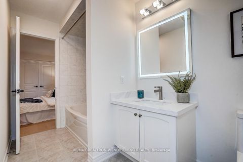 Photo 37 at 16 Hartwell Way, Bayview Northeast, Aurora