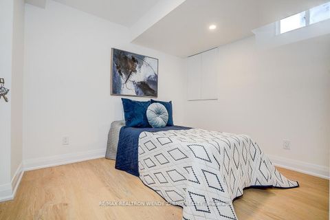 Photo 45 at 16 Hartwell Way, Bayview Northeast, Aurora