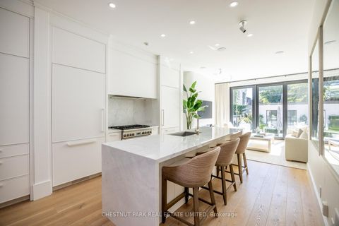 Photo 6 at 229 Sheldrake Boulevard, Mount Pleasant East, Toronto