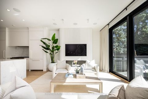 Photo 9 at 229 Sheldrake Boulevard, Mount Pleasant East, Toronto