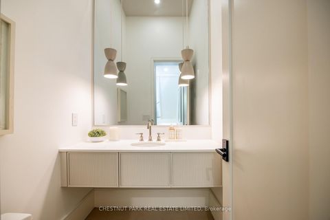 Photo 14 at 229 Sheldrake Boulevard, Mount Pleasant East, Toronto