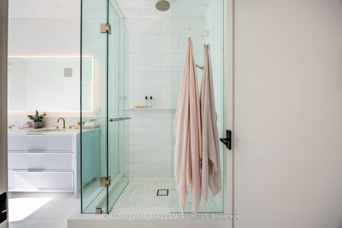 Photo 19 at 229 Sheldrake Boulevard, Mount Pleasant East, Toronto