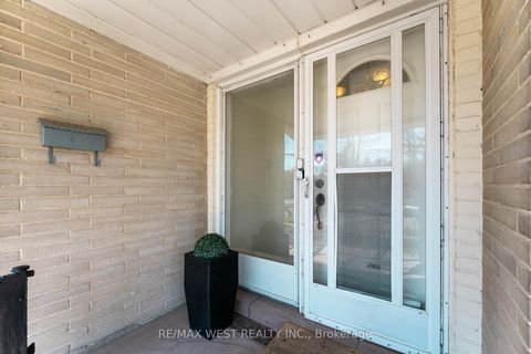 Photo 3 at 34 Barkwin Drive, Beaumonde Heights, Toronto