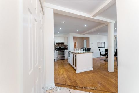 Photo 5 at 34 Barkwin Drive, Beaumonde Heights, Toronto