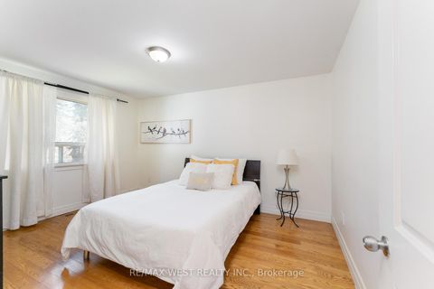 Photo 16 at 34 Barkwin Drive, Beaumonde Heights, Toronto