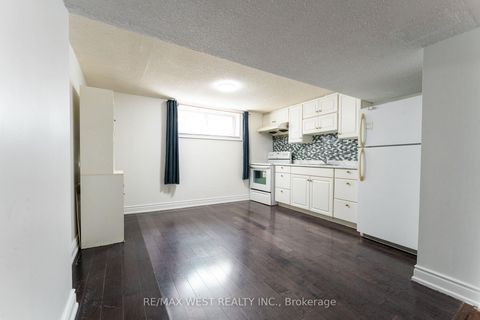 Photo 33 at 34 Barkwin Drive, Beaumonde Heights, Toronto