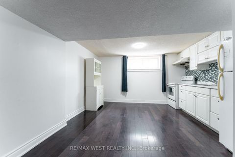 Photo 35 at 34 Barkwin Drive, Beaumonde Heights, Toronto