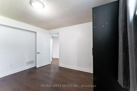 Photo 40 at 34 Barkwin Drive, Beaumonde Heights, Toronto