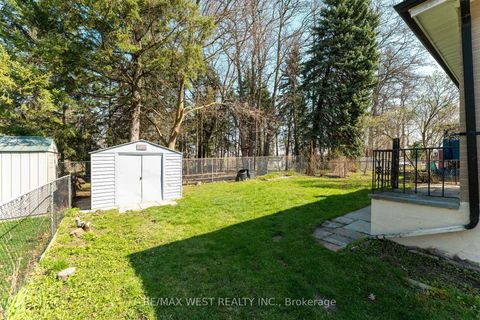 Photo 44 at 34 Barkwin Drive, Beaumonde Heights, Toronto