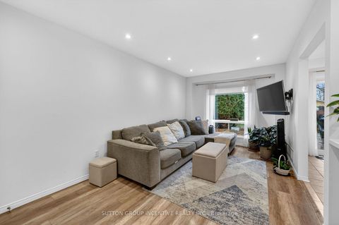 Photo 5 at 46 Bates Court, Painswick North, Barrie