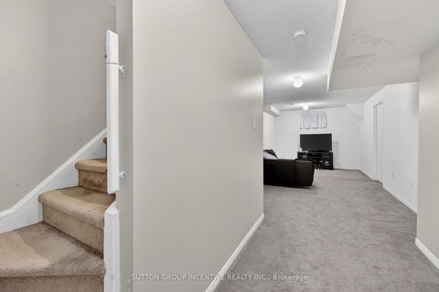 Photo 25 at 46 Bates Court, Painswick North, Barrie